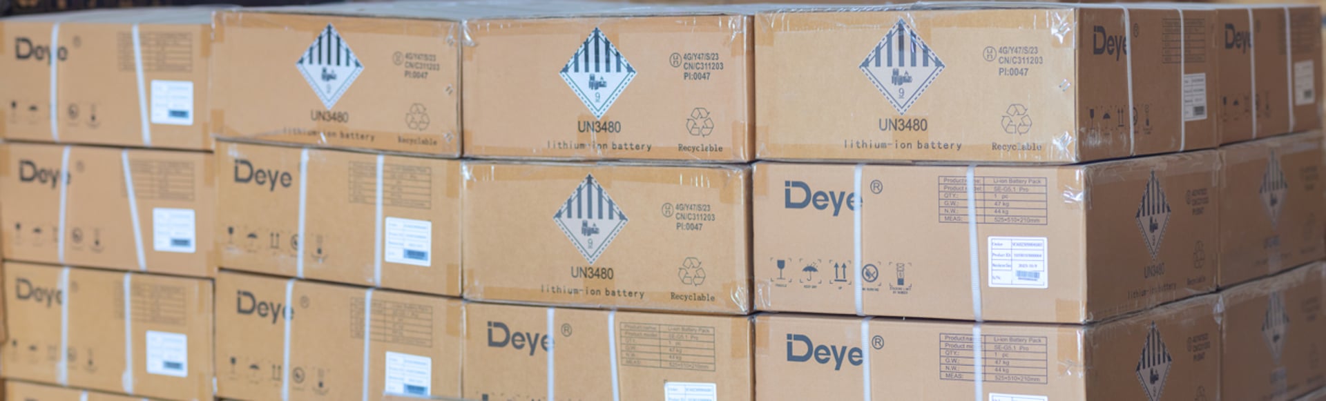 Много LiFePO4 аккумуляторов Deye